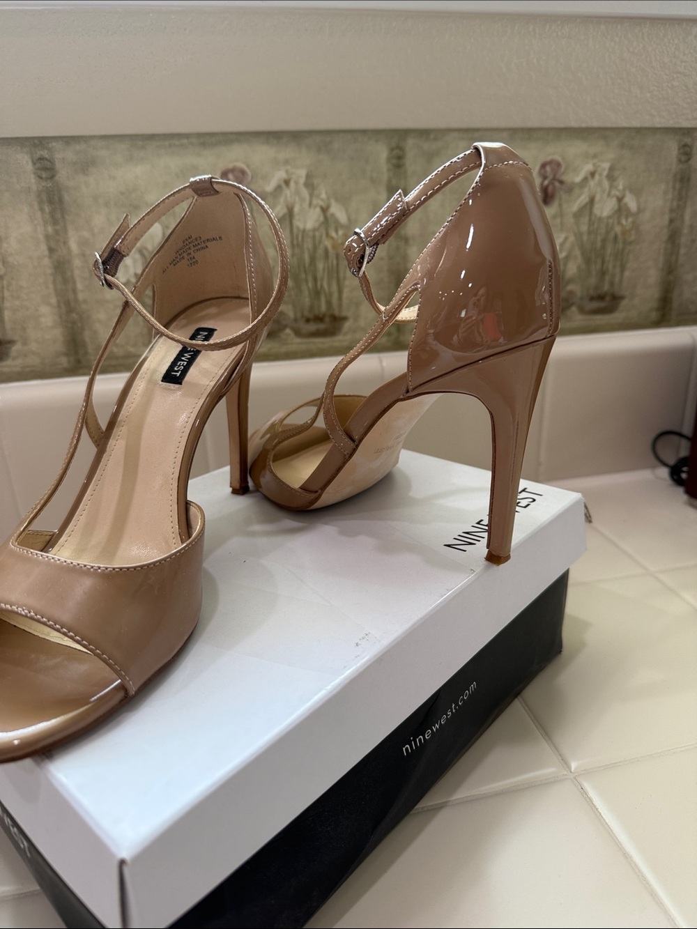 Nine West - Picture 3 of 8